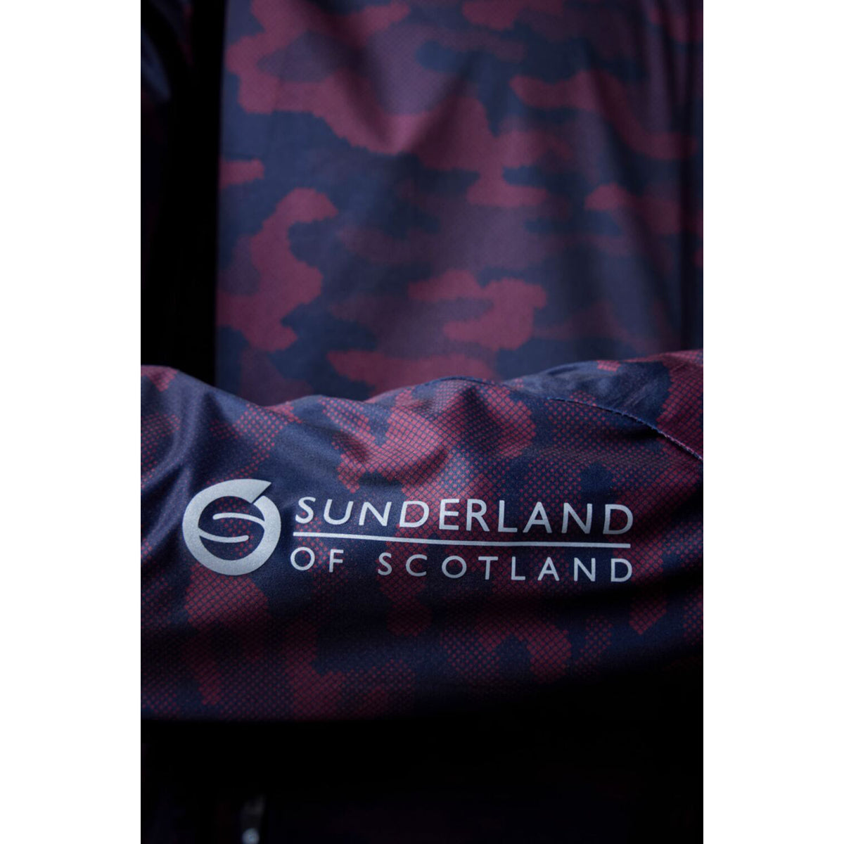 Sunderland Whisperdry Pro-Lite Lightweight Waterproof Golf Jacket - Mulberry Camo/ Navy